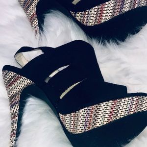 NWOT high hells shoes🌻🌼